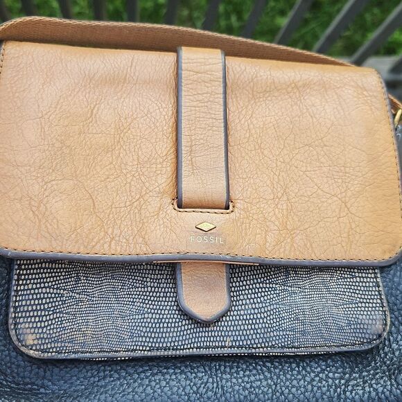 Fossil Kinley Leather Crossbody Bag - Picture 2 of 11